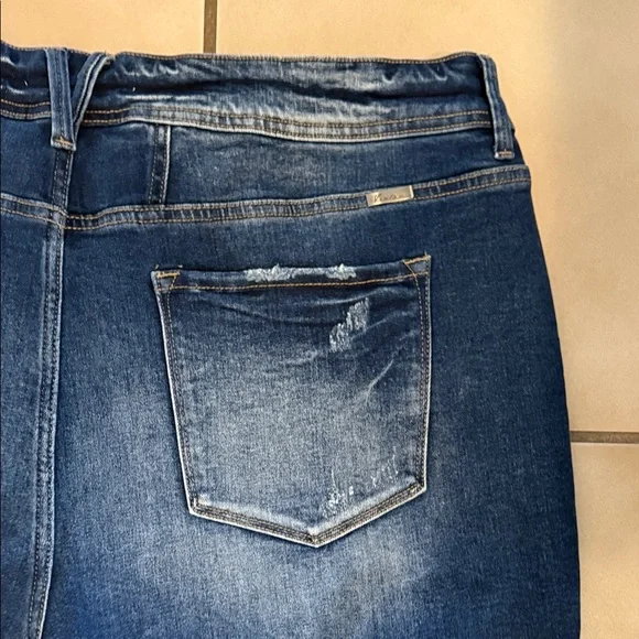 KanCan Dark Wash Ankle Jeans - Picture 9 of 9